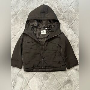 Uniqlo little Kids size (3T) 3/4 white mountaineer winter coat great cond black
